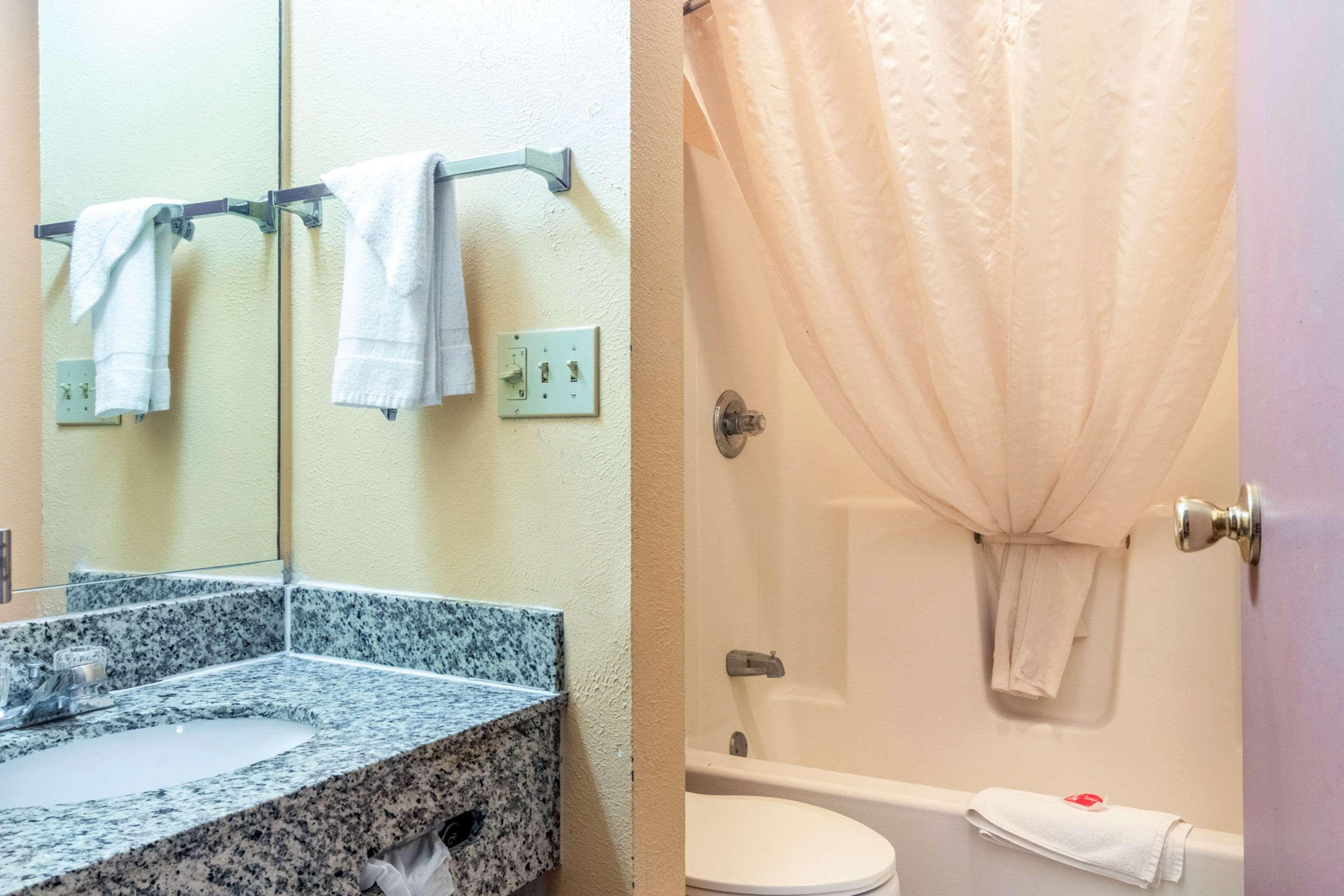 Hotel Econo