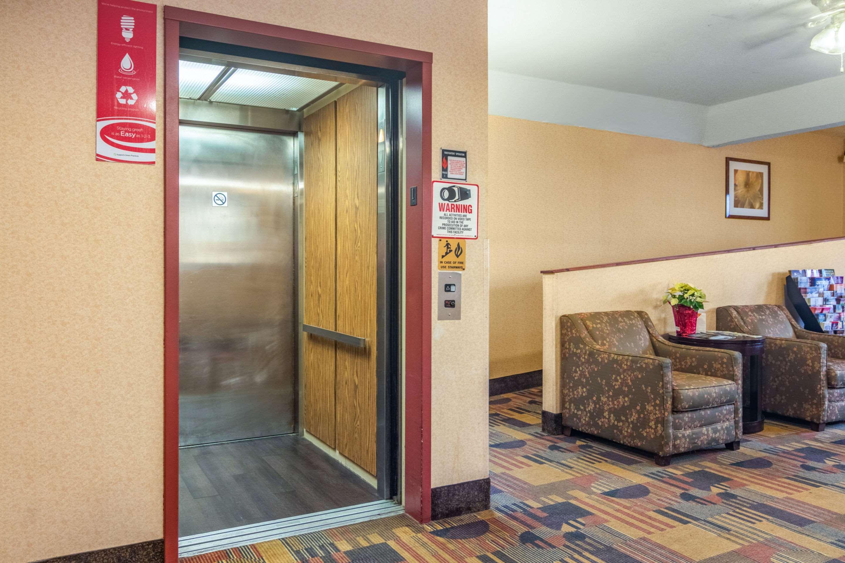 Hotel Econo 2*