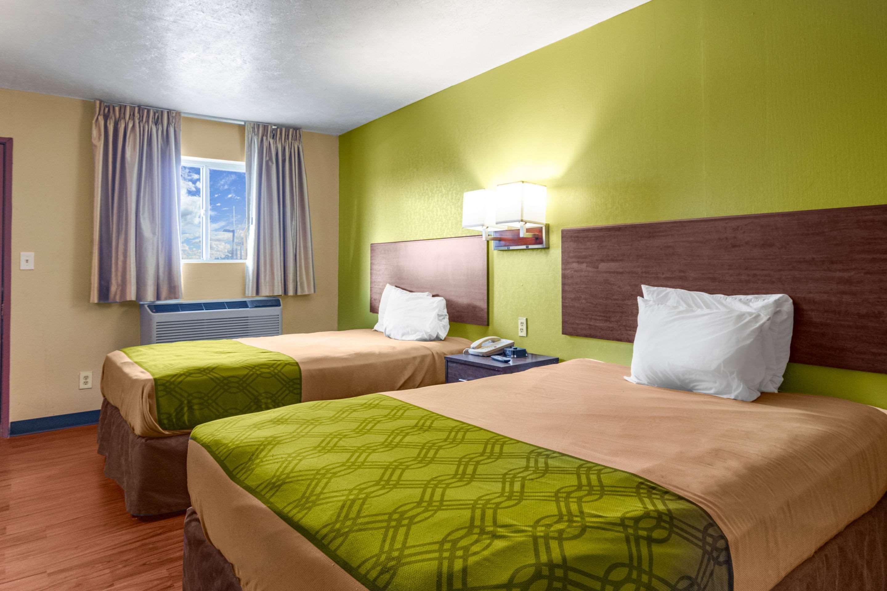 Hotel Econo 2*