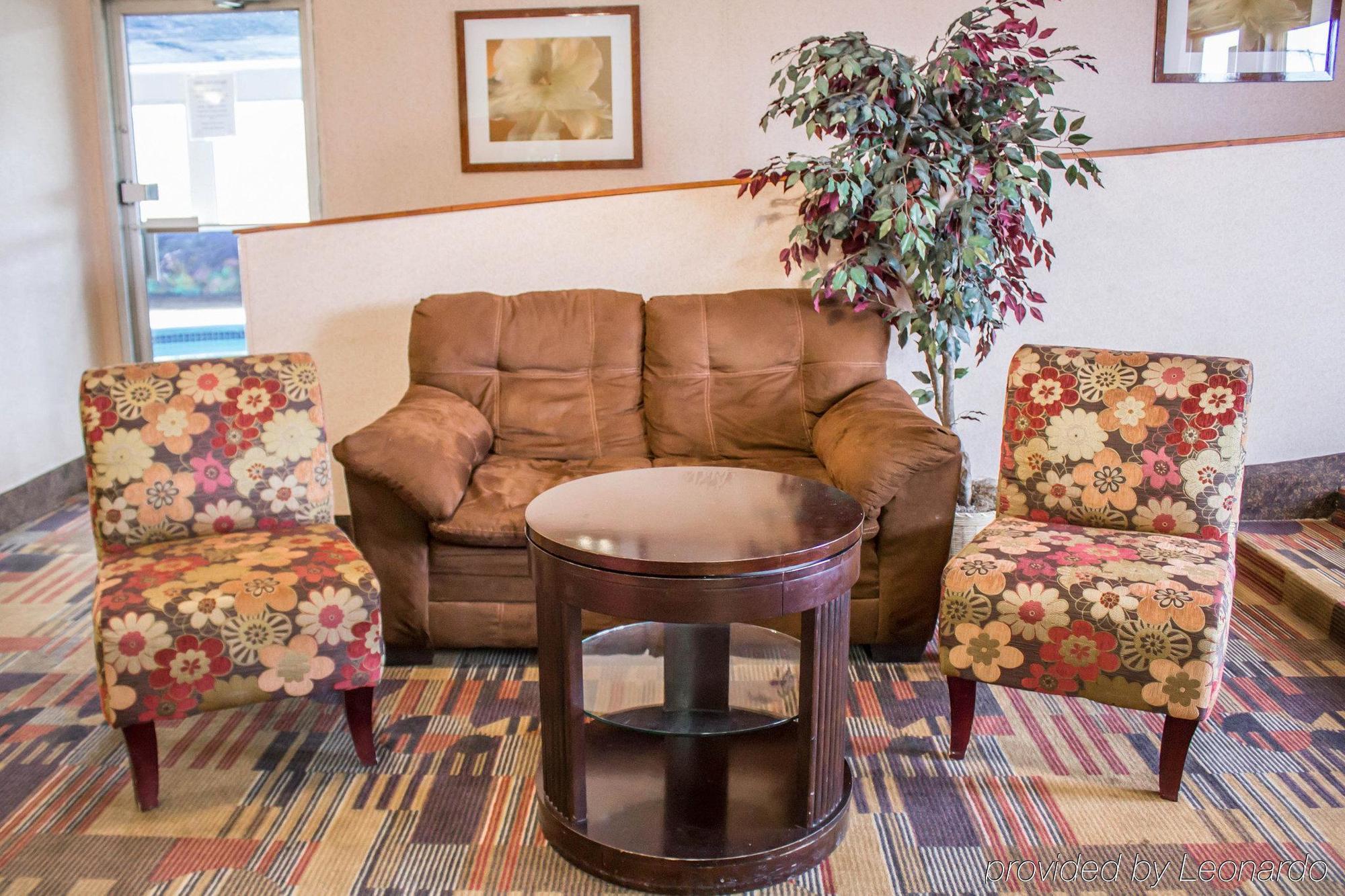 Econo Hotel