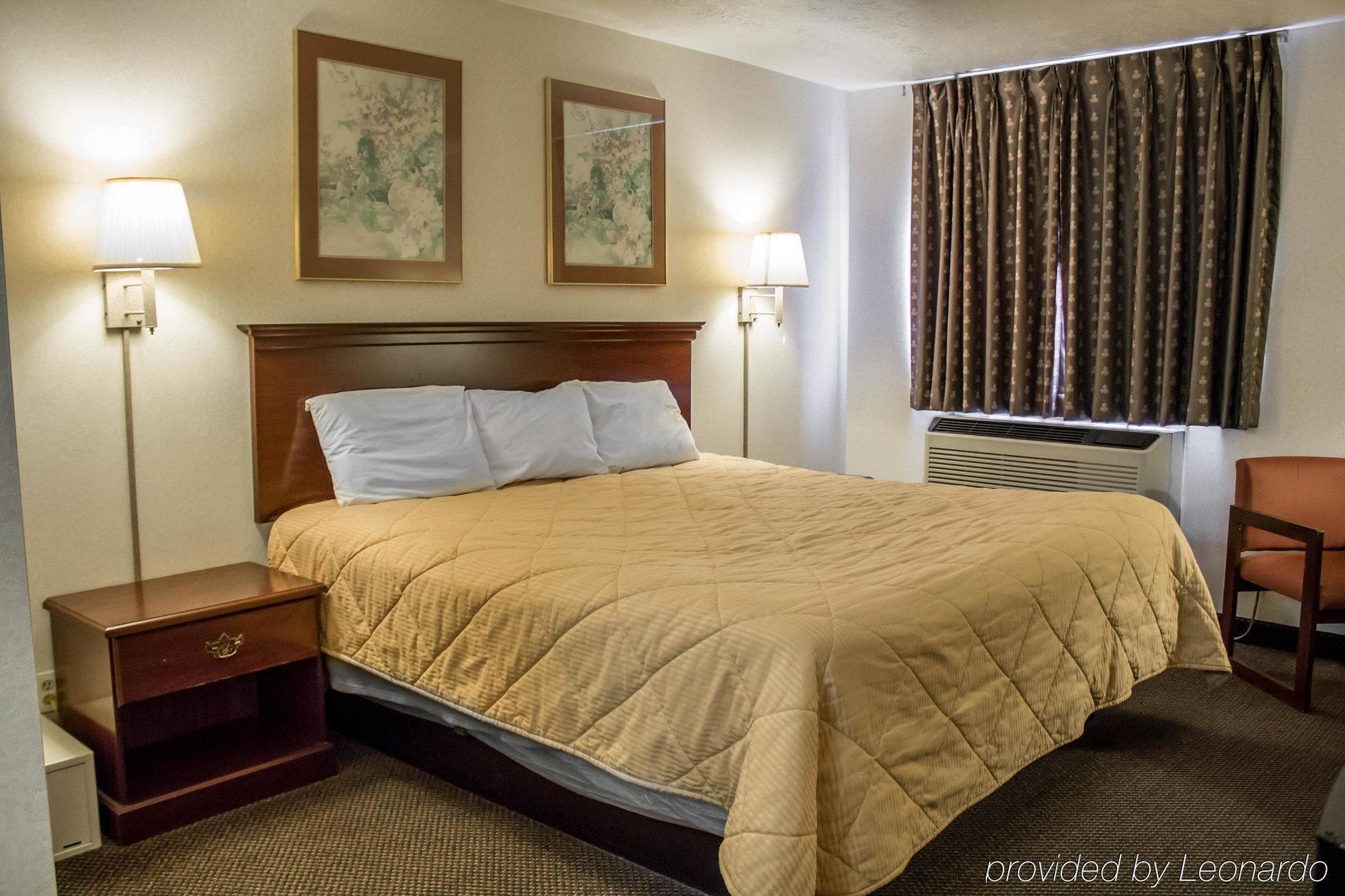 Econo Hotel