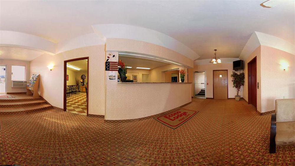 Econo Hotel 2*